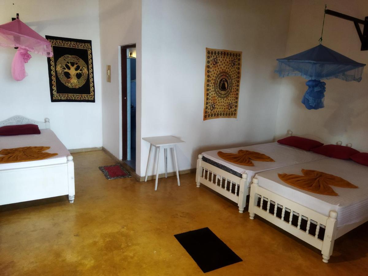 Sunchaser Beach Hotel Tangalle Eksteriør billede