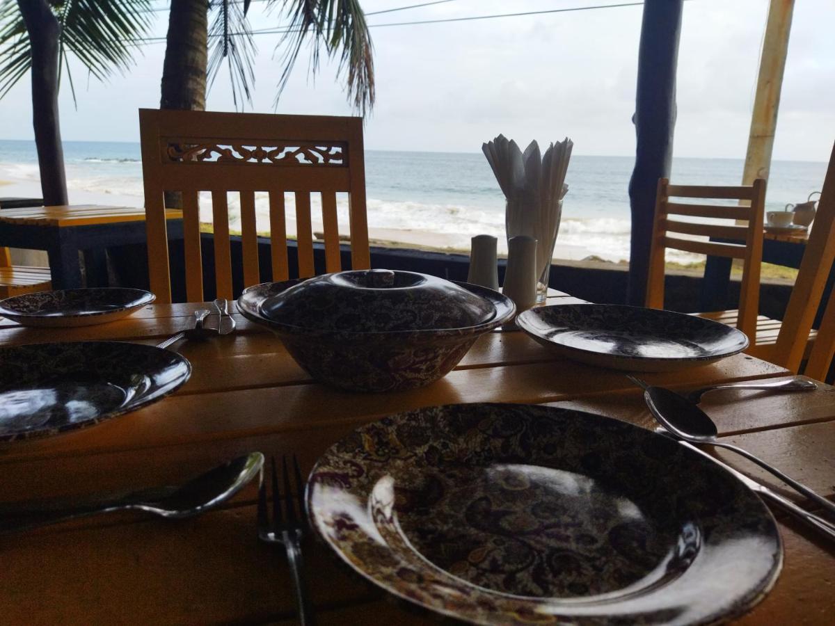 Sunchaser Beach Hotel Tangalle Eksteriør billede